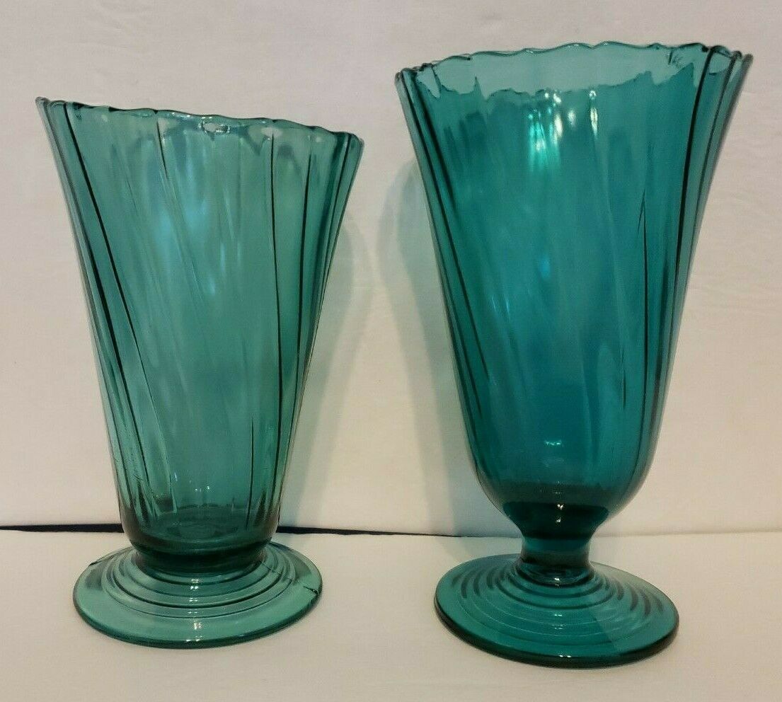 Jeannette Glass Swirl Vases (2) * Htf * Super Rare * Excellent *